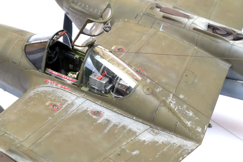 Tamiya P-38F Lightning 02 - Cockpit Detailing & Weathering 